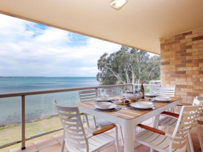 Pelican Sands 3 stunning waterfront unit with magical water views and air conditioning